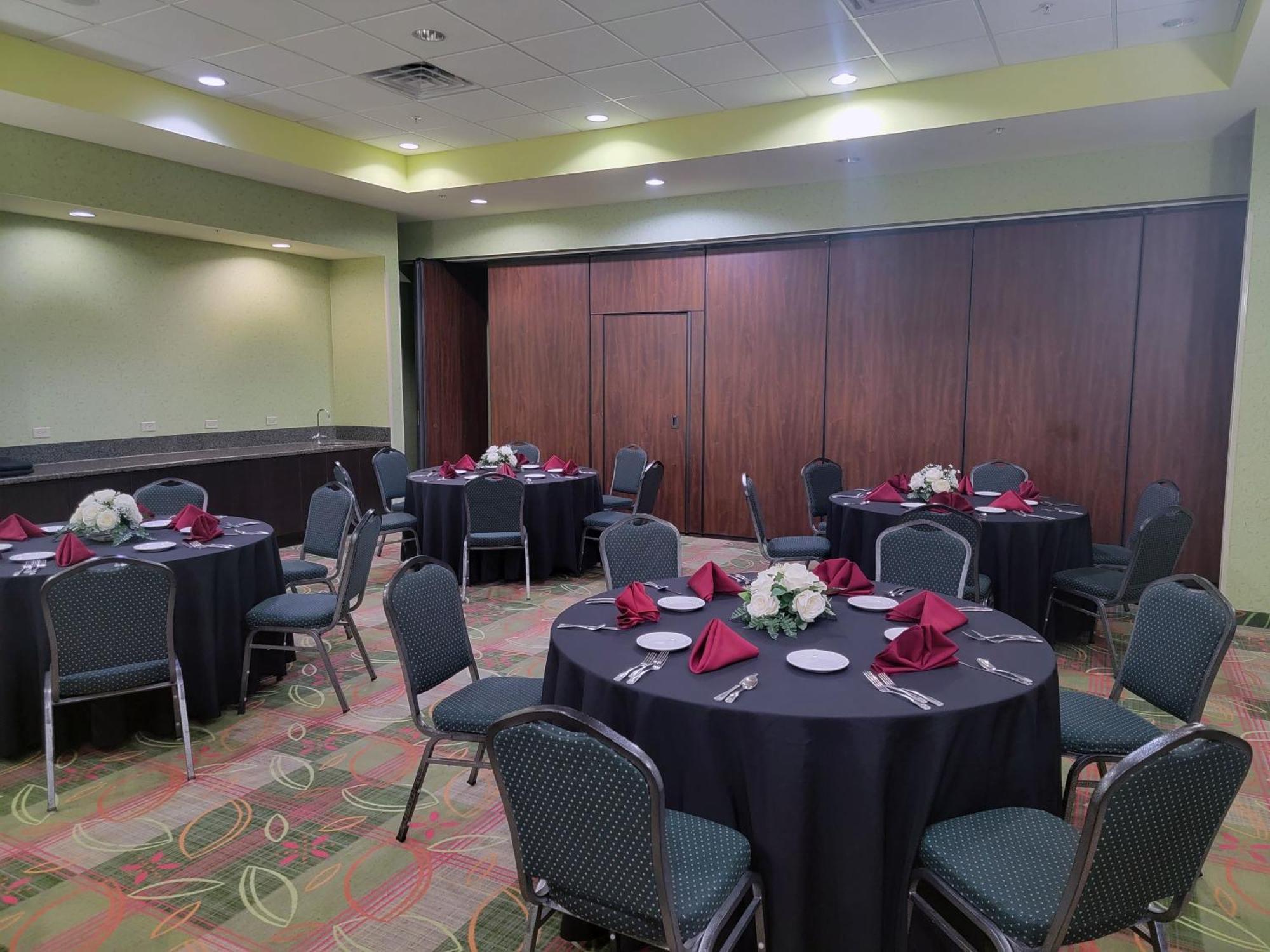 Holiday Inn Garland By Ihg Экстерьер фото